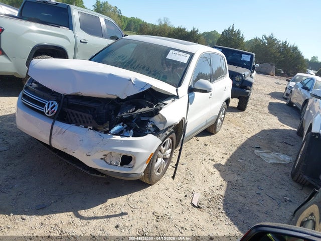 Volkswagen Tiguan S