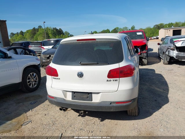 Volkswagen Tiguan S