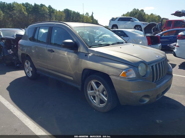 Salvage Jeep Compass Image