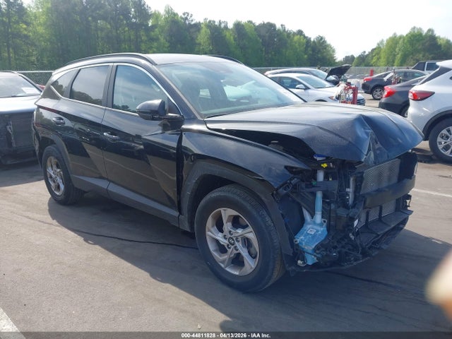 Salvage Hyundai TUCSON Image