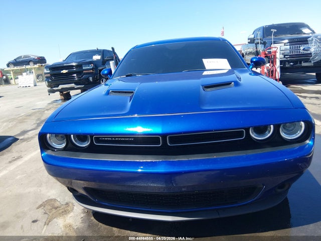 Dodge Challenger Sxt