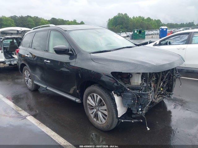 Salvage Nissan Pathfinder Image