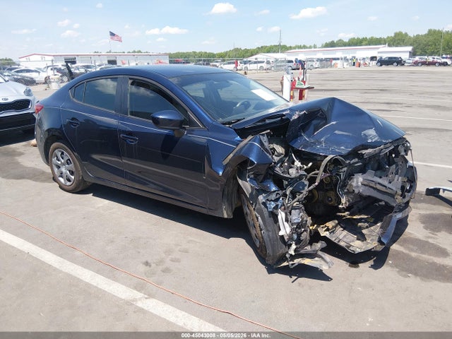 Salvage Mazda Mazda3 Image