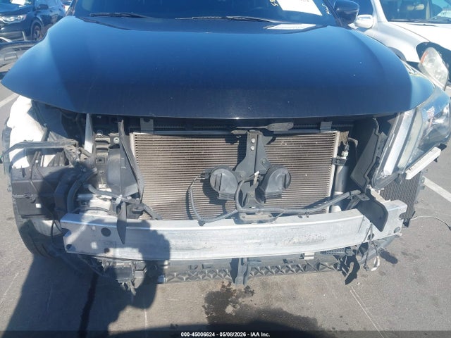Nissan Pathfinder Sv