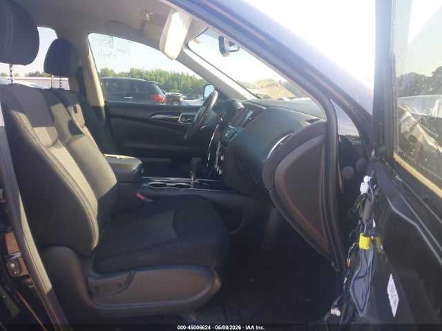 Nissan Pathfinder Sv