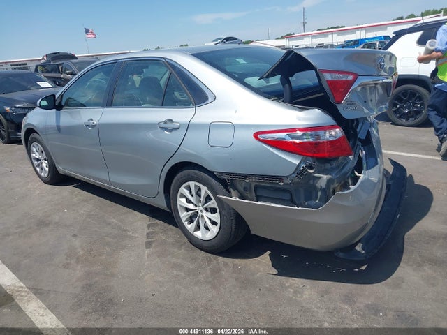 Toyota Camry Le