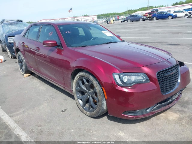 Salvage Chrysler 300 Image