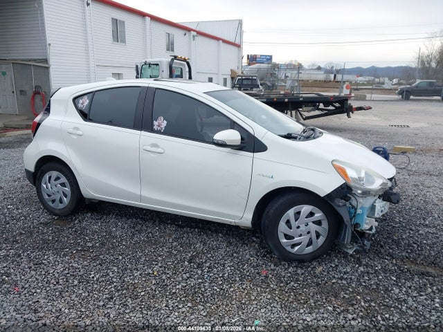 Toyota Prius c Three