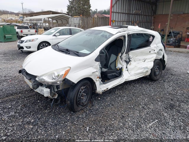 Toyota Prius c Three