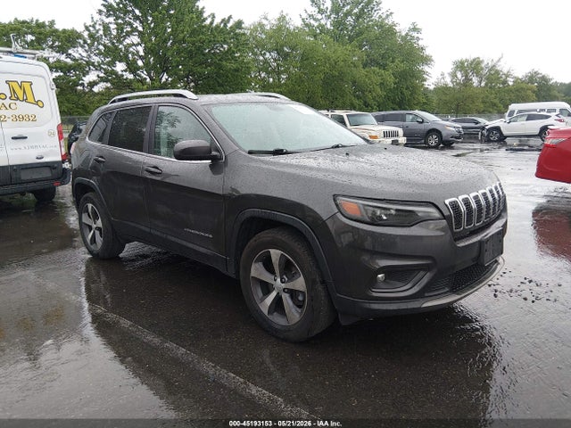 Salvage Jeep Cherokee Image