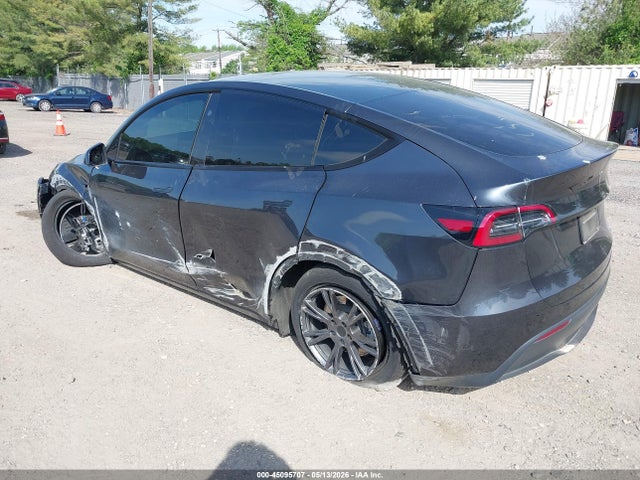 Tesla Model Y Long Range Dual Motor All-wheel Drive