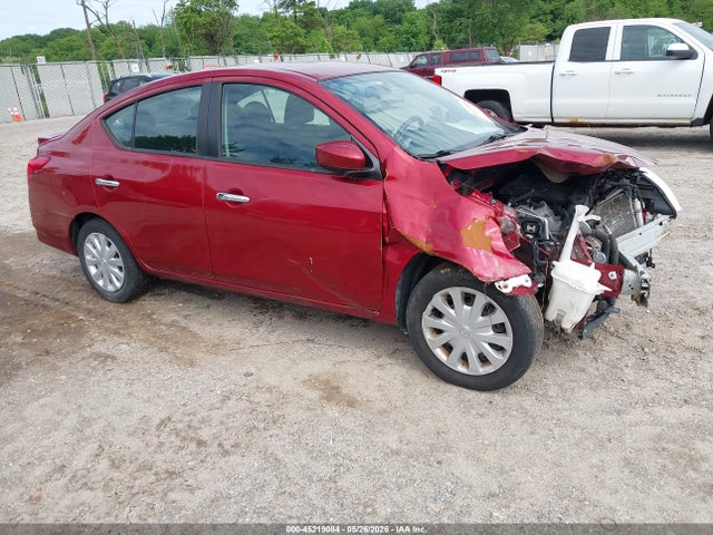 Salvage Nissan Versa Image