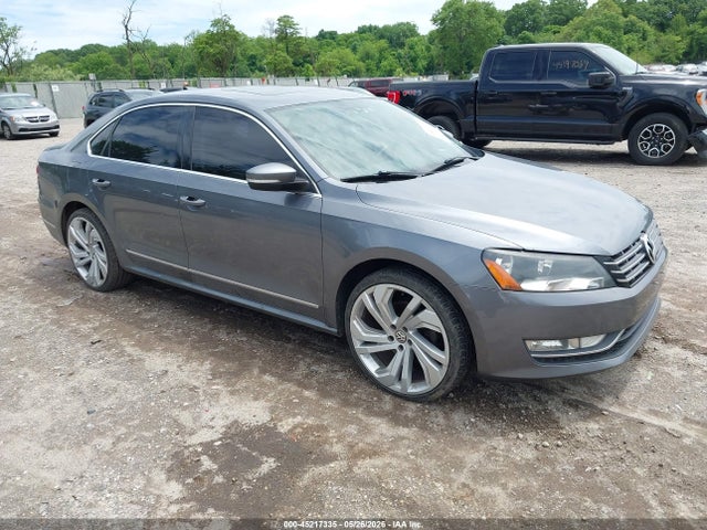Salvage Volkswagen Passat Image