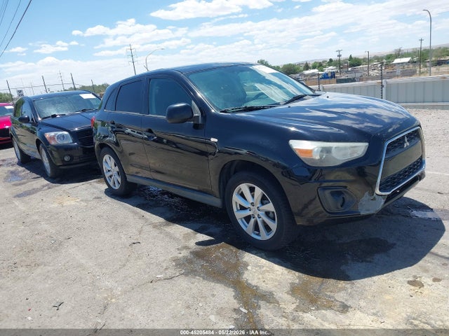 Salvage Mitsubishi Outlander Image