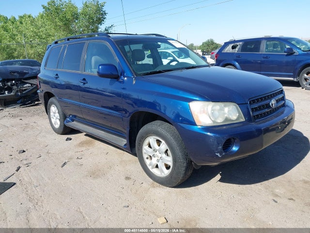 Salvage Toyota Highlander Image