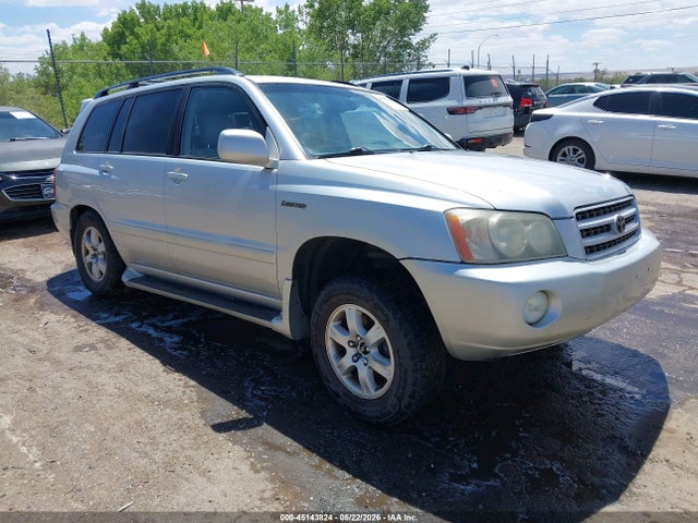 Salvage Toyota Highlander Image