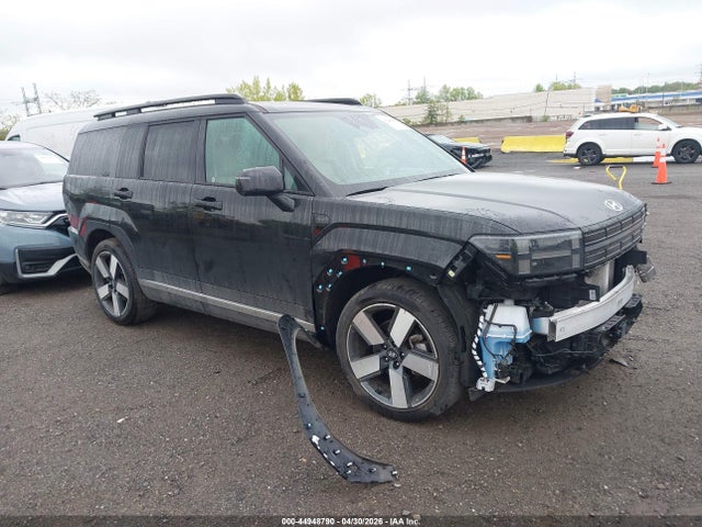 Salvage Hyundai SANTA FE Image