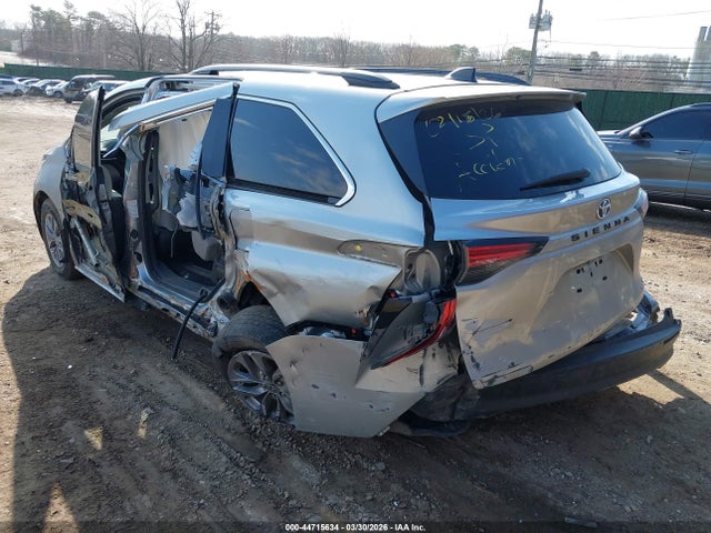 Toyota Sienna Le