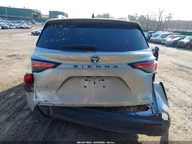 Toyota Sienna Le