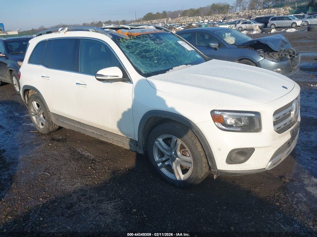 Salvage Mercedes-Benz GLB Image