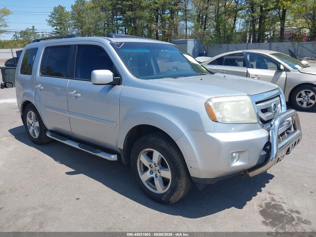 Salvage Honda Pilot Image