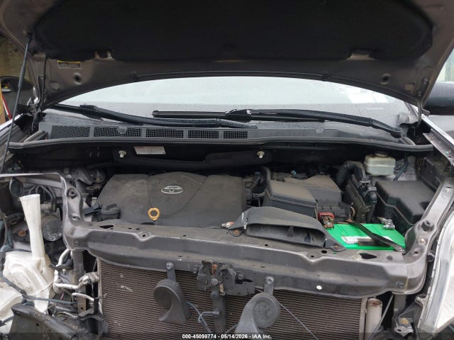 Toyota Sienna Le 8 Passenger