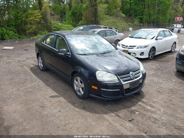 Salvage Volkswagen Jetta Image