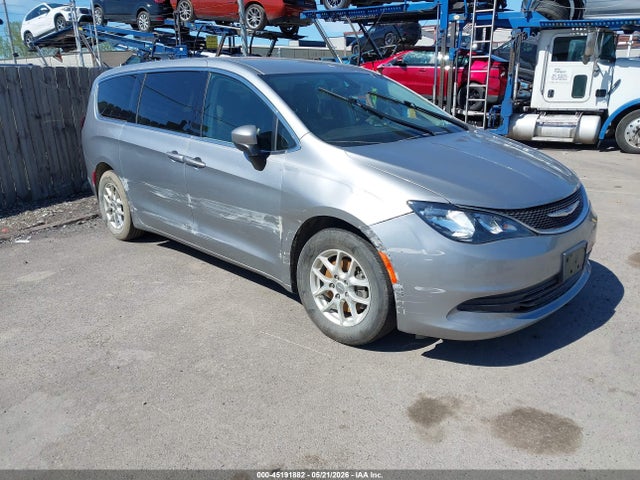 Salvage Chrysler Pacifica Image