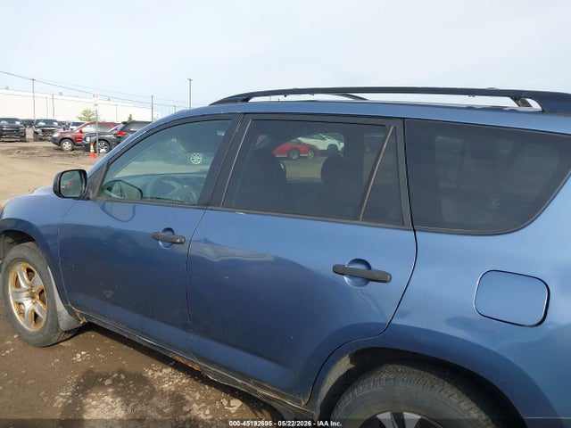 Toyota RAV4 Base V6