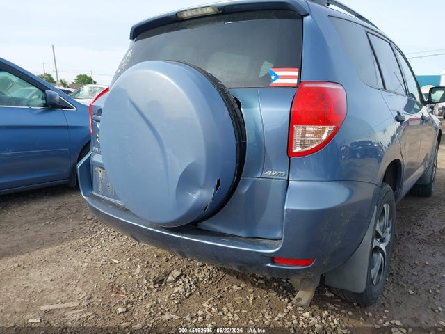 Toyota RAV4 Base V6