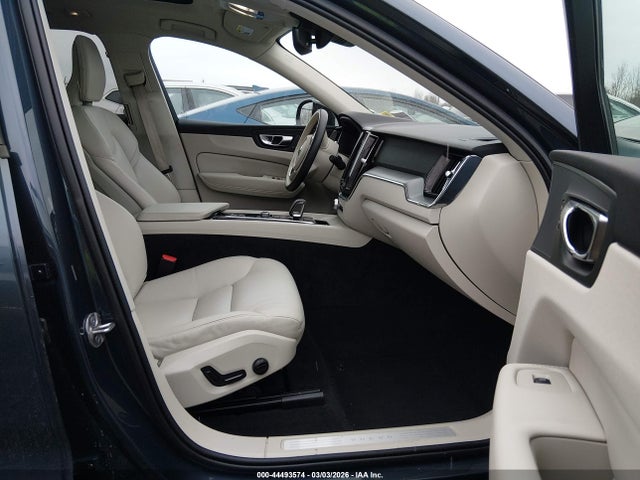 Volvo XC60 B5 Core