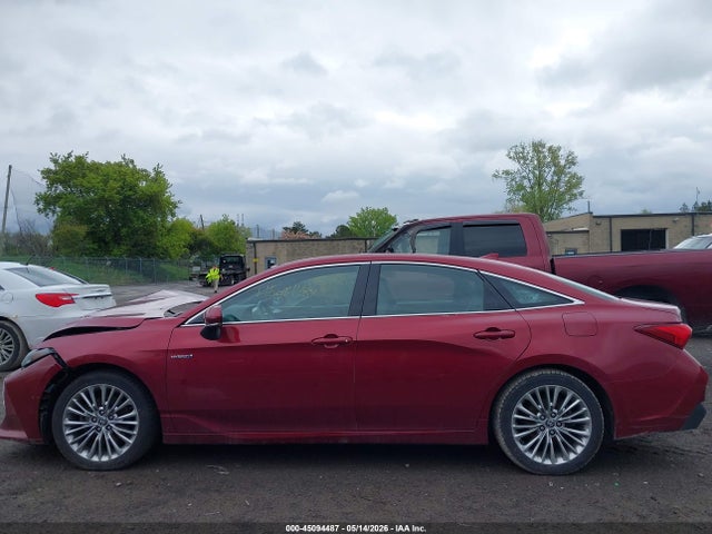 Toyota Avalon Limited Hybrid