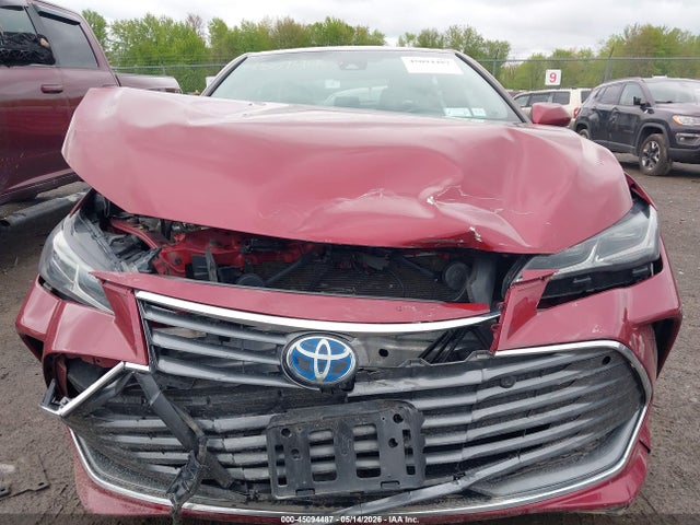 Toyota Avalon Limited Hybrid