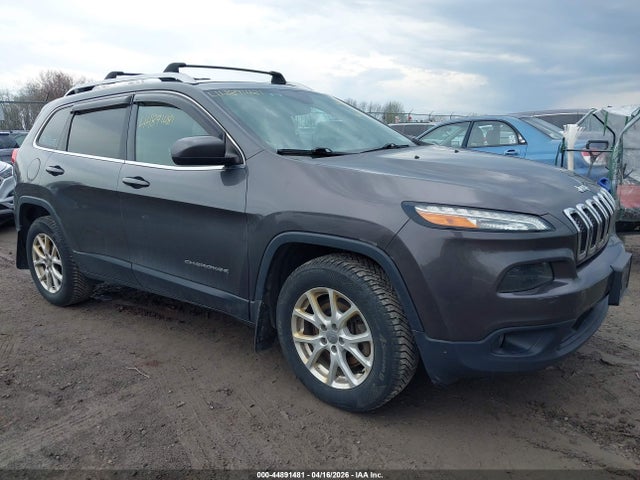 Salvage Jeep Cherokee Image