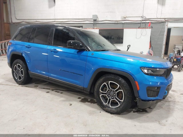 Salvage Jeep Grand Cherokee Image