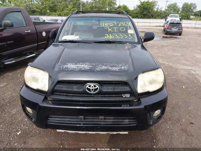 Toyota 4Runner Limited V8