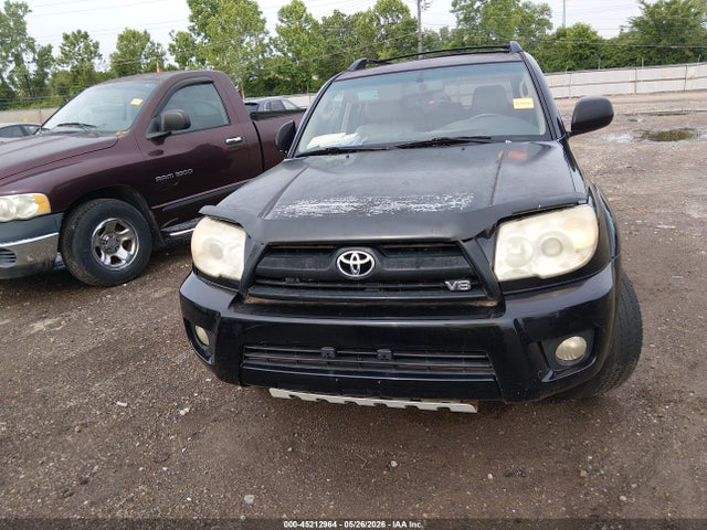 Toyota 4Runner Limited V8