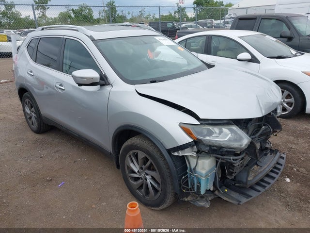 Salvage Nissan Rogue Image