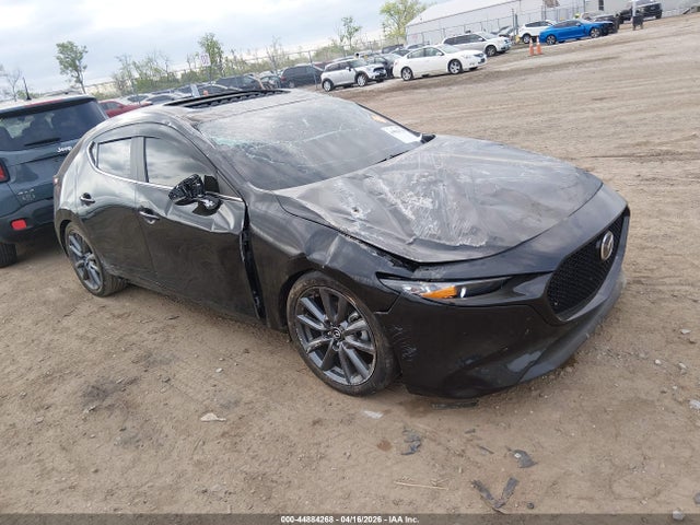 Salvage Mazda Mazda3 Image