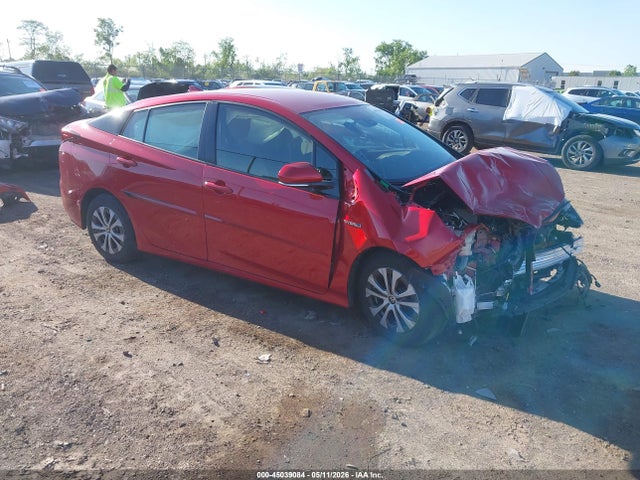 Salvage Toyota Prius Image
