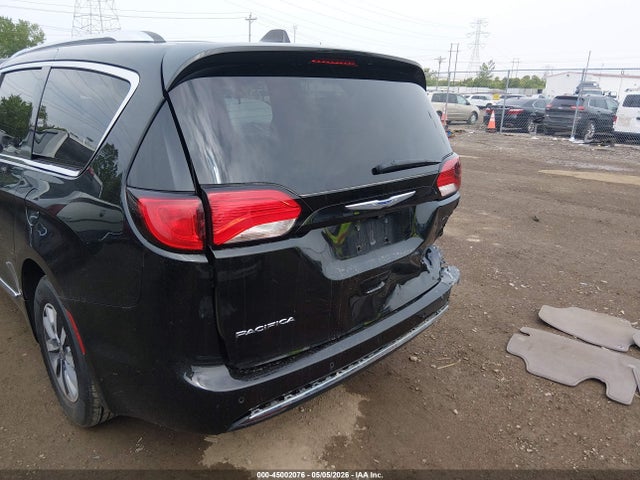 Chrysler Pacifica Touring L Plus