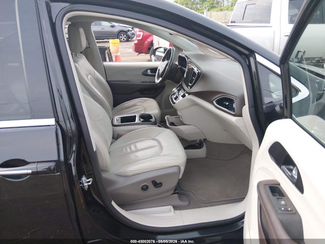 Chrysler Pacifica Touring L Plus