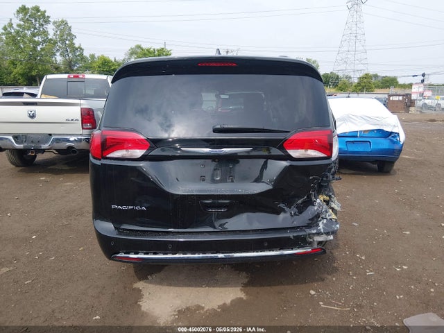 Chrysler Pacifica Touring L Plus