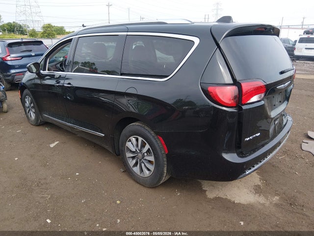 Chrysler Pacifica Touring L Plus