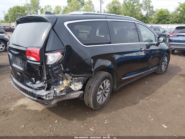Chrysler Pacifica Touring L Plus