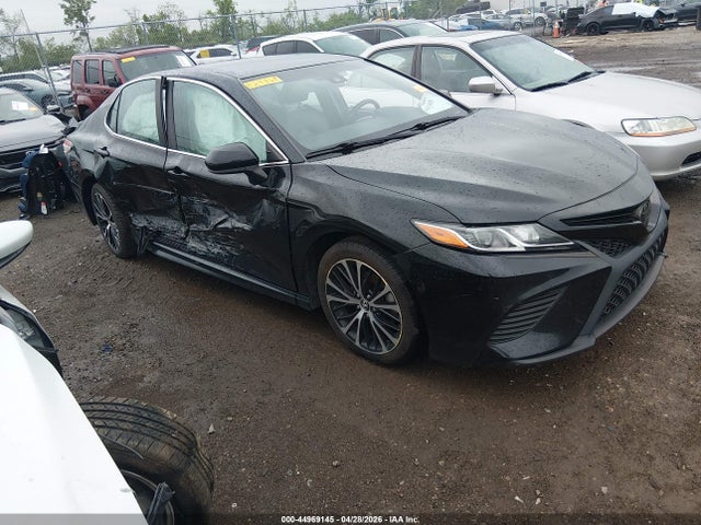 Salvage Toyota Camry Image