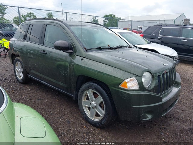 Salvage Jeep Compass Image