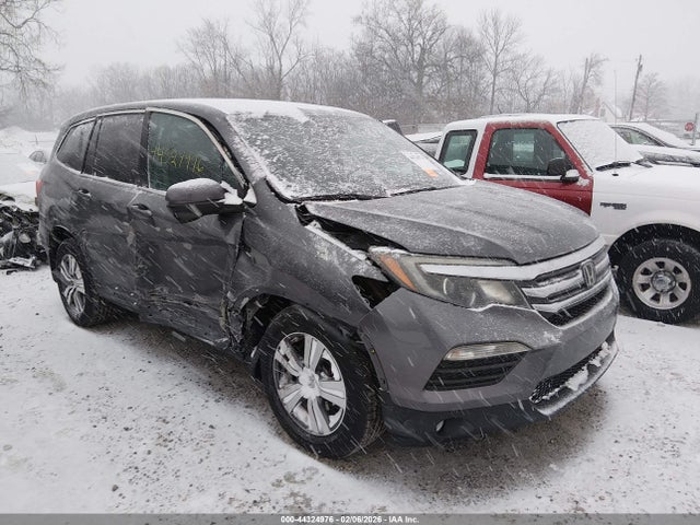 Salvage Honda Pilot Image