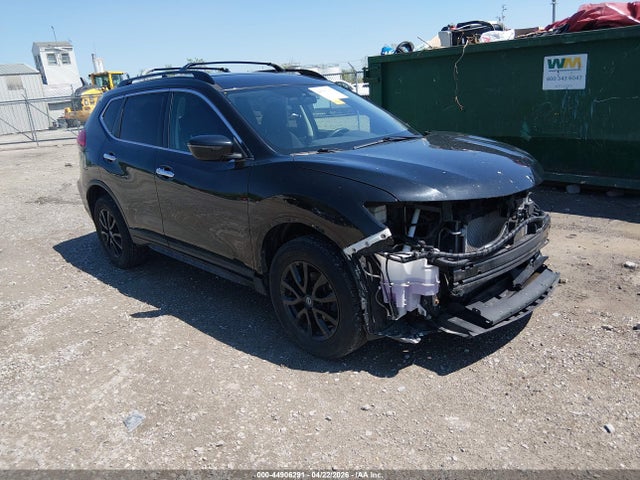 Salvage Nissan Rogue Image