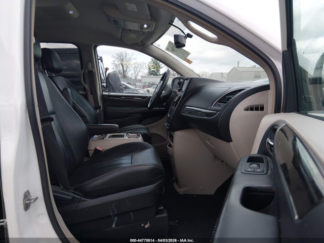 Chrysler Town & Country Touring